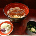 炭焼うなぎ ひつまぶし藤城 - ミニ鰻丼（肝吸い・香物付き）