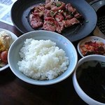 よしの 茱萸沢店 - カルビ大のセットメニュー