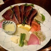 土佐料理 祢保希 丸の内店 - 炭火焼　鰹塩たたき：1,800円