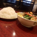 スープカレー専門店 すずな - 丼ぶりと同サイズなご飯