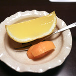 日本料理 きた川 - 水物　宇和ゴールドのゼリー　ビワ