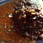 喫茶ラクタ - 様々なスパイスと食感良いナッツが入ってます。結構辛いですよ。