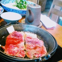 豚捨 KITTE丸の内店 - 美味しい香りが辺りに充満します