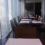 厳選洋食さくらい - 席からキャッシャーをのぞむ