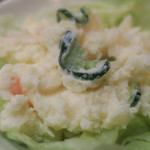 もち豚とんかつ たいよう - ポテトサラダ　ズームアップ