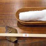 手打ち蕎麦 仙太郎 - いつものお出迎え　お箸置きはかわらず