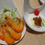 阿霞飯店 - ﾃﾞﾗｯｸｽｺｰｽの海老の塩味水煮と天然ｶﾗｽﾐ焼き