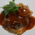 イチリン ハナレ - アイナメ豆板醤ソースに山椒の入った麺を添えて（取り分け後）