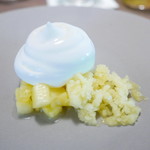 イチリン ハナレ - 杏仁エスプーマにパイナップル