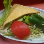 インドール - カレーの場合のサービスディッシュは、なぜかお揚げさんが!?