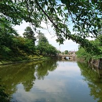 上杉伯爵邸 -        向かえは  上杉謙信を祀った   上杉神社