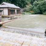 甲佐町やな場 - 雨で少し水が濁ってるかな