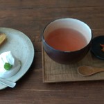 喫茶ミンカ - シフォンケーキと五味子茶