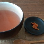 喫茶ミンカ - 五味子茶 (650円)  とても酸っぱい