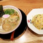 まこと屋 - 20170329懐かしの中華そば～背脂醤油系～半チャーハンセット