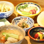 Omakase Snow套餐<<每人7,700日元>>在现代日式餐厅享用8种正宗日本料理