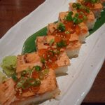 北の味紀行と地酒 北海道 - キングサーモン炙り箱寿司