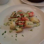 えびとジャガイモのサラダ