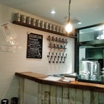 Y.Y.G. Brewery & Beer Kitchen - [内観] 店内 カウンター ①