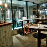 Y.Y.G. Brewery & Beer Kitchen - [内観] 店内 カウンター & テーブル席