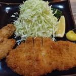 とんかつ専門店 とんくん - ロースかつ定食 1000円＋カキフライ 200円