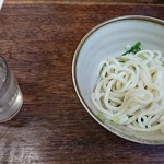 なかむら - 醤油うどん（小）：220円