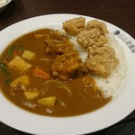 CoCo壱番屋 - フライドチキン+野菜のカレー。ライスは300グラム。