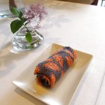 ラ・リューン - 店内のテーブル席の風景です