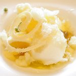 ラ・リューン - ランチコース 6480円 の日向夏のグラニテと牛乳ソルベ カモミール風味