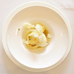 ラ・リューン - ランチコース 6480円 の日向夏のグラニテと牛乳ソルベ カモミール風味