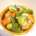 ラ・リューン - ランチコース 6480円 のオマール海老のブイヨンとスナップエンドウ ハーブの香り