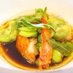 ラ・リューン - ランチコース 6480円 のオマール海老のブイヨンとスナップエンドウ ハーブの香り