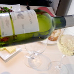 フランス料理 ル・クール - 2017/2/27  白はボルドー産、ソーヴィニヨンブラン主体、セミヨンなどですね