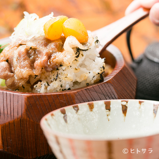 Wakeabura ya - 栗と豚肉をひつまぶしで味わう。新感覚丼『とんくりまぶし』