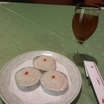 竹園 - ココナッツ団子