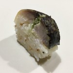 陶翆苑 - 【炙り鯖鮨】程よく脂がのっています。