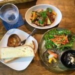 ジャム cafe 可鈴 - お料理が出揃いました。