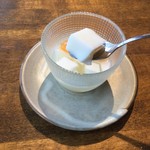 ジャム cafe 可鈴 - サービスデザートは杏仁豆腐(もちろん手作り♪)です。