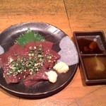 Motsuyaki Motsunabe Donden - 豚レバ刺し　580円