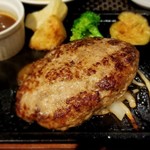 リバージュ - “神戸牛入り”自家製挽き肉手捏ねハンバーグ　980円