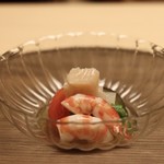 木山 - 車海老 ホタテ 白ずいき 昆布締めにした水那須 フルーツトマト オクラ 長イモ ズッキーニ土佐酢で