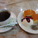 モア - ケーキ＠700