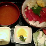 楽食家 マル安 - ランチ鉄火丼