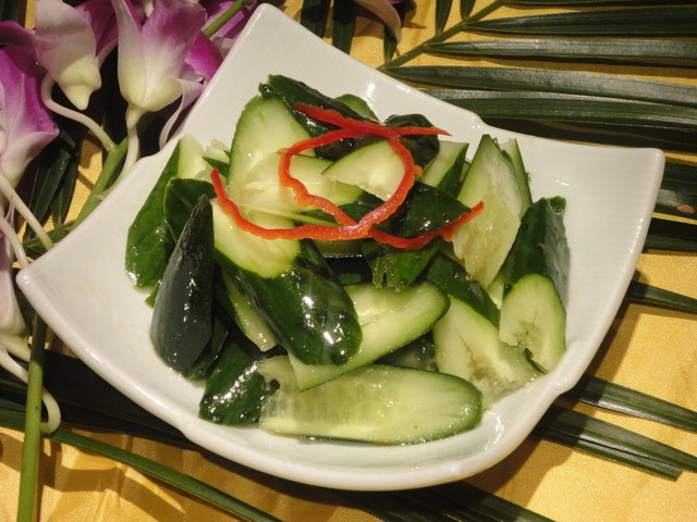 秀恵- 凉拌黄瓜(リャンパンファンコア)美容効果もある胡瓜をたたきニ