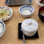 Tempura Fuji - 茶碗蒸しにサラダにとろろ付きはなかなかないです