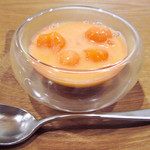 ラ・トラース - 6】小さなデザート:メロン 奈良県産レンゲ蜂蜜 ケフィアヨーグルト