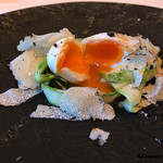 カーサ・デル・チーボ - グリーンアスパラにポーチドエッグにサマートリュフ