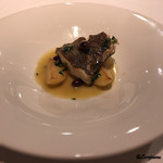 カーサ・デル・チーボ - 黒曹以とジャガイモと黒オリーブの白ワイン煮込み