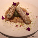 カーサ・デル・チーボ - 自家製カンノーリと思わず後を引くピスタチオジェラート