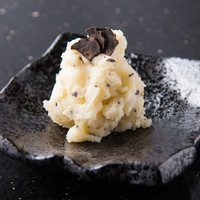 ・黒トリュフポテトサラダ
